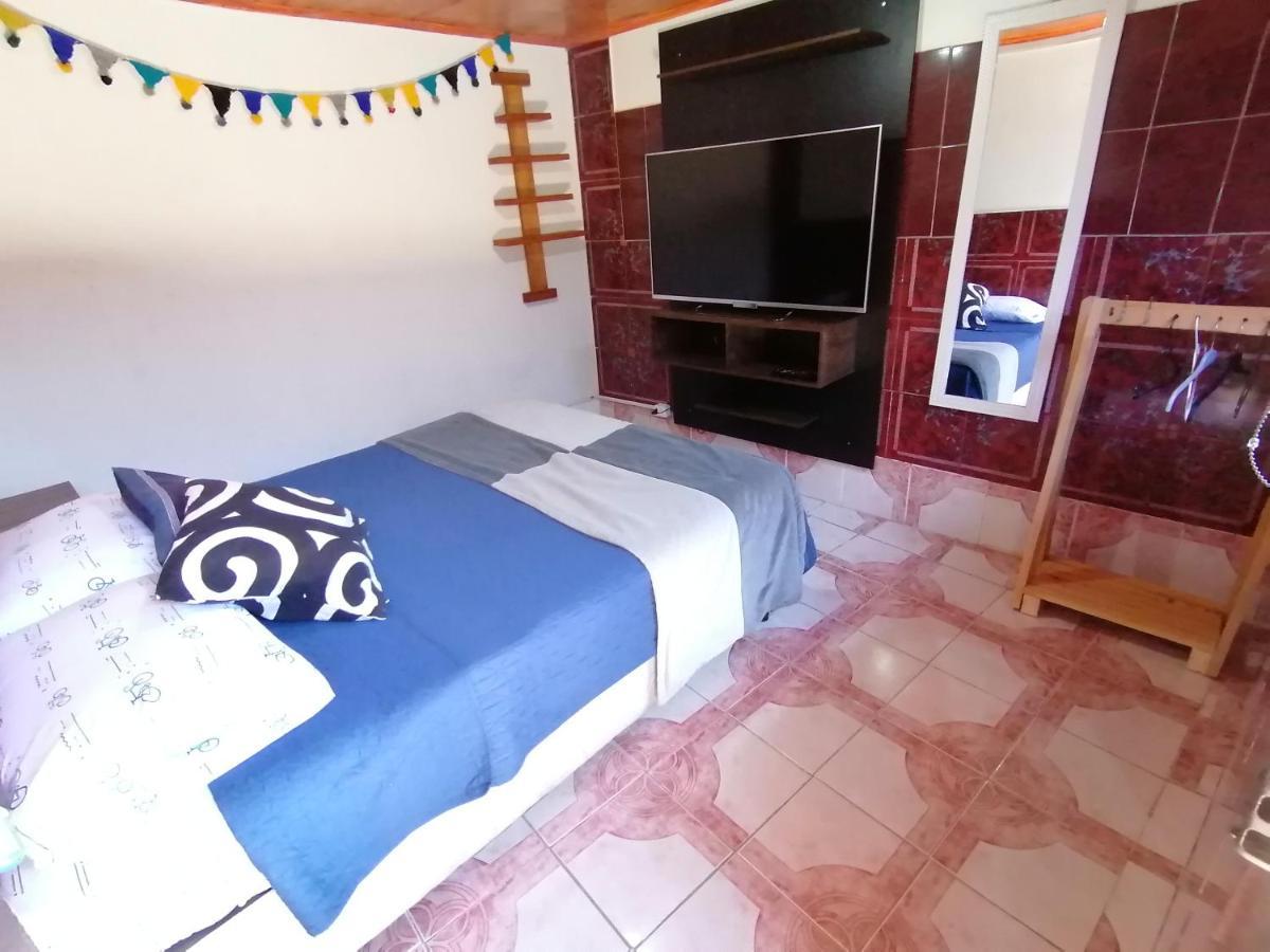 Hostal Playa Hermosa Пичилему Екстериор снимка